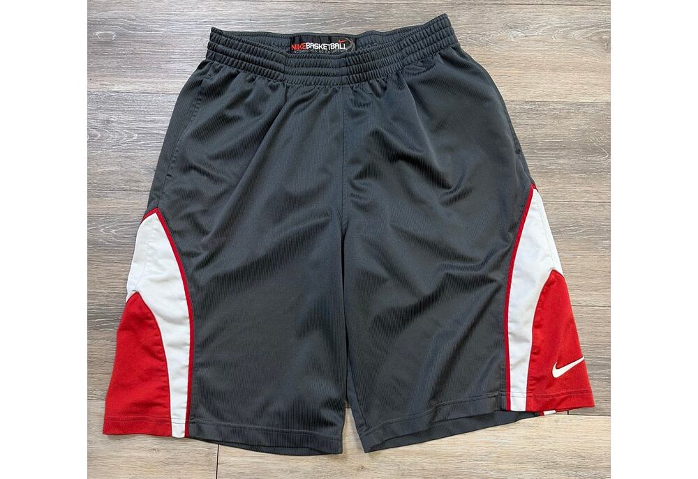 Vintage Nike Gray/Red Basketball Shorts – Men’s Large